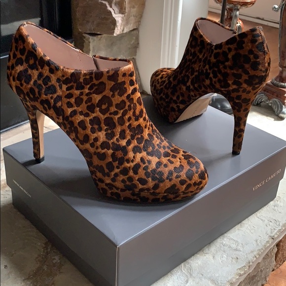 Vince camuto booties - Picture 3 of 3
